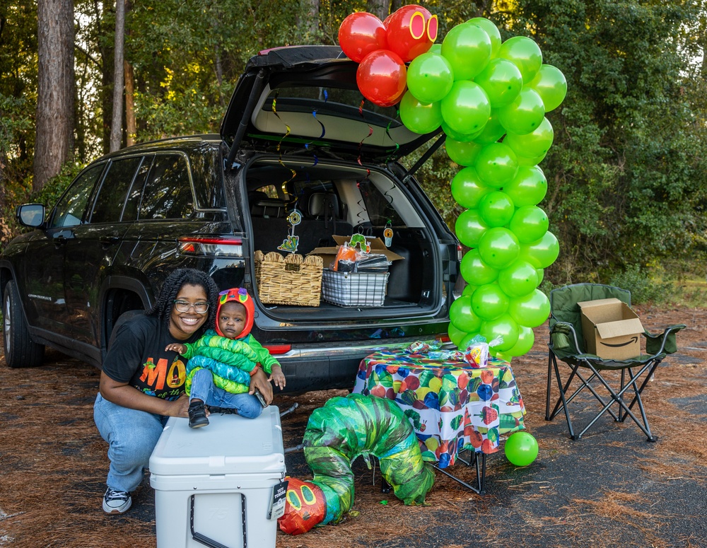 Dvids - Images - Mcas Beaufort Cdc Trunk-or-treat [image 10 Of 11]