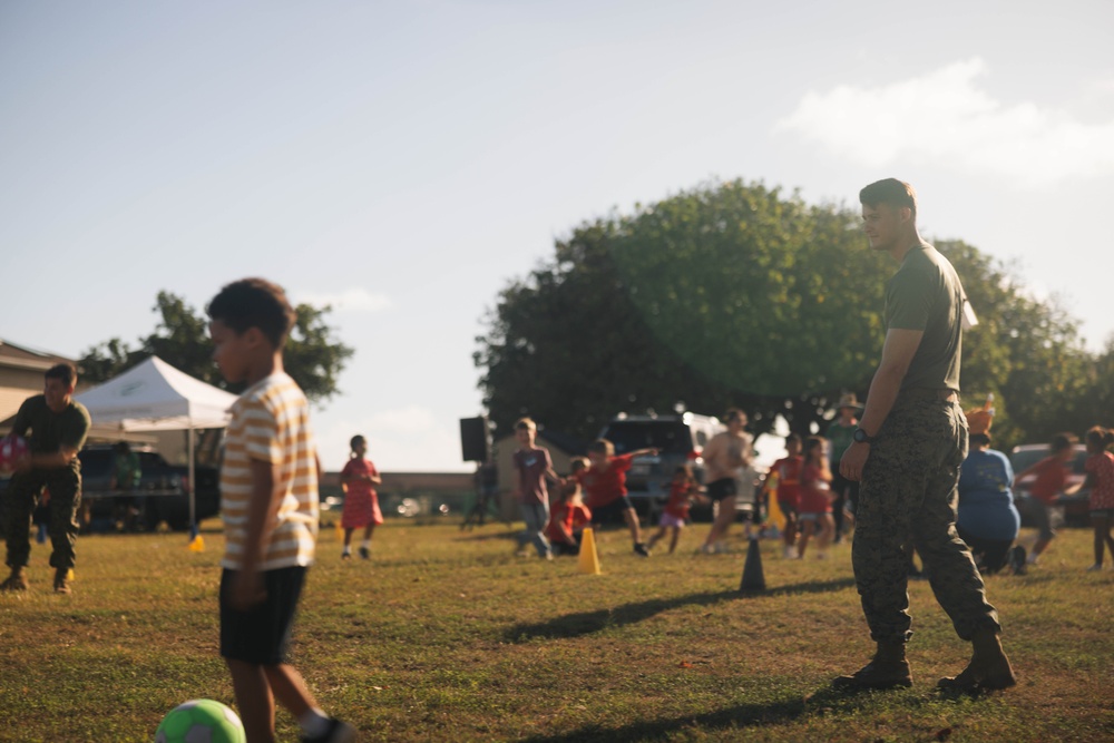 Mokapu Elementary hosts Turkey Trot with Marines with 3d MLR