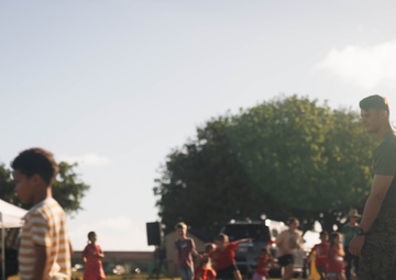 Mokapu Elementary hosts Turkey Trot with Marines with 3d MLR