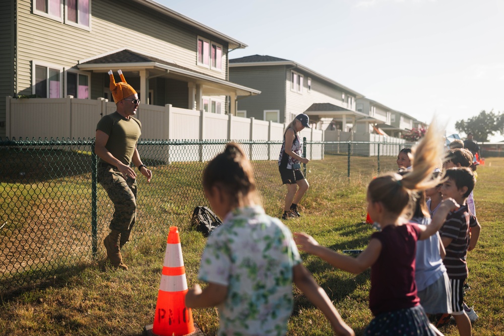 Mokapu Elementary hosts Turkey Trot with Marines with 3d MLR