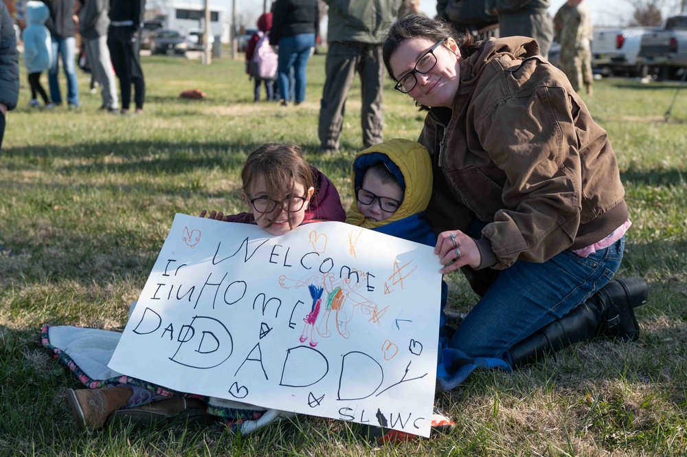 Airmen reunite with families