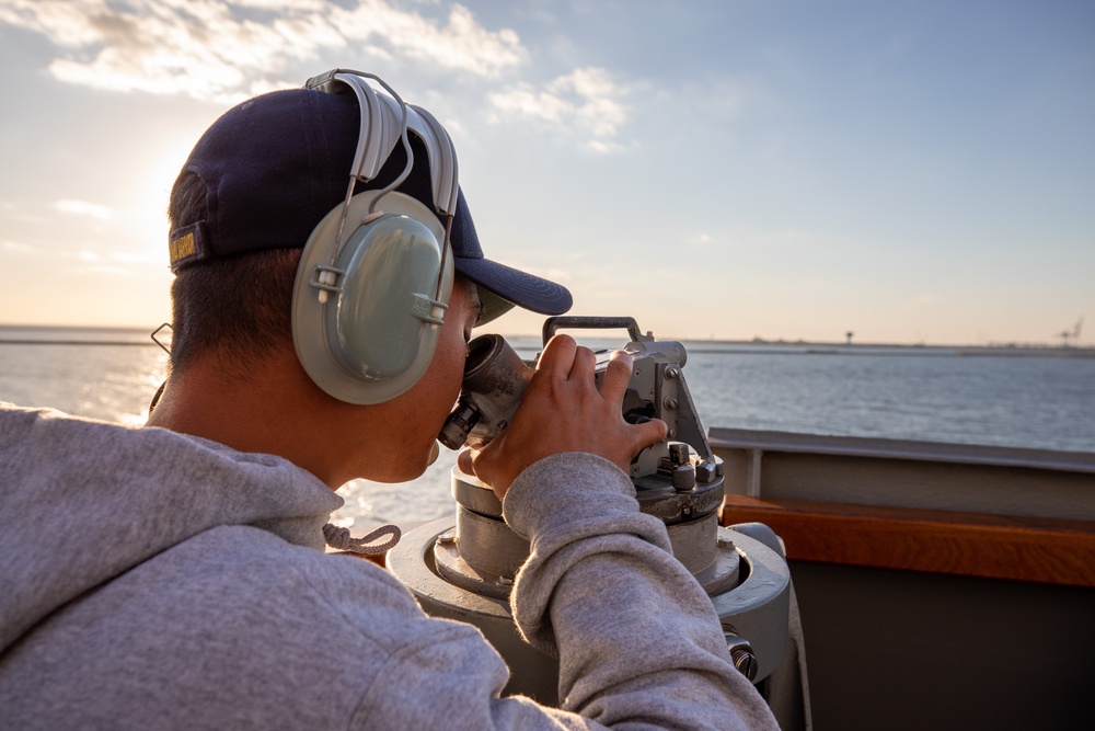 USS Cole Conducts Transit