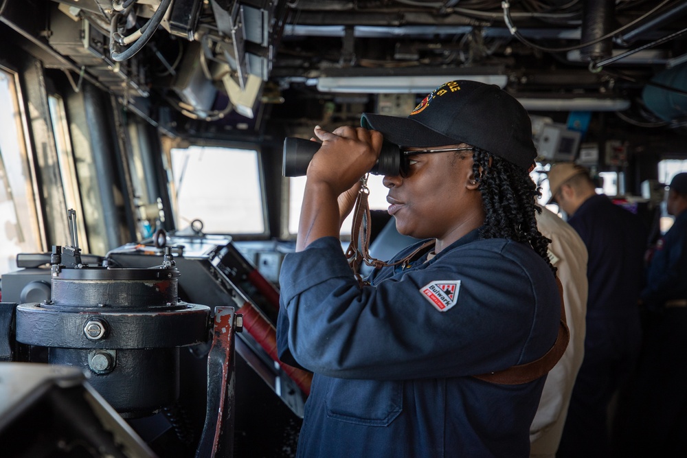 USS Cole Conducts Transit