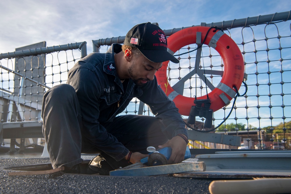USS Sterett conducts routine operations as part of the Carl Vinson Carrier Strike Group