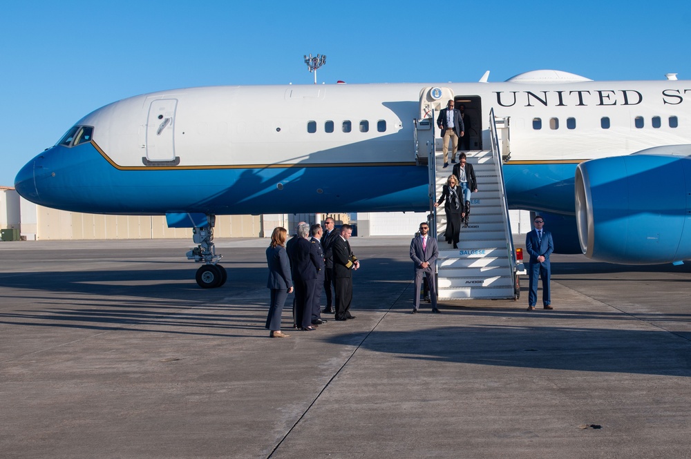 First Lady visits NAS Sigonella