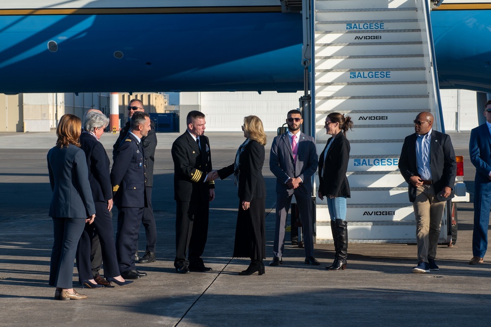 First Lady visits NAS Sigonella