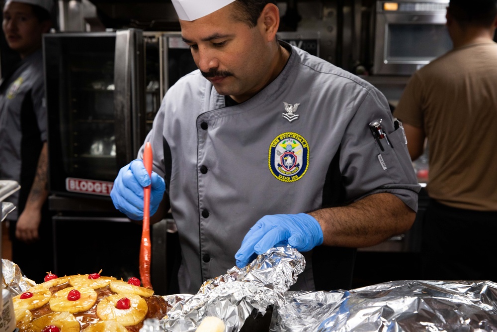 USS Stockdale cooks Thanksgiving meal