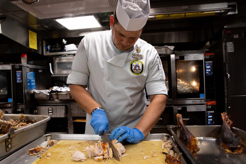 USS Stockdale cooks Thanksgiving meal