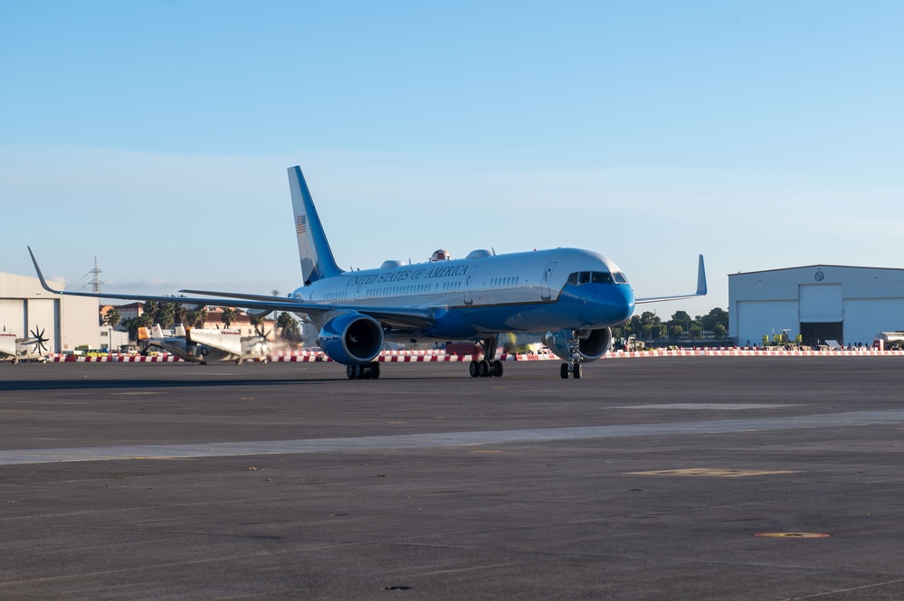 First Lady visits NAS Sigonella