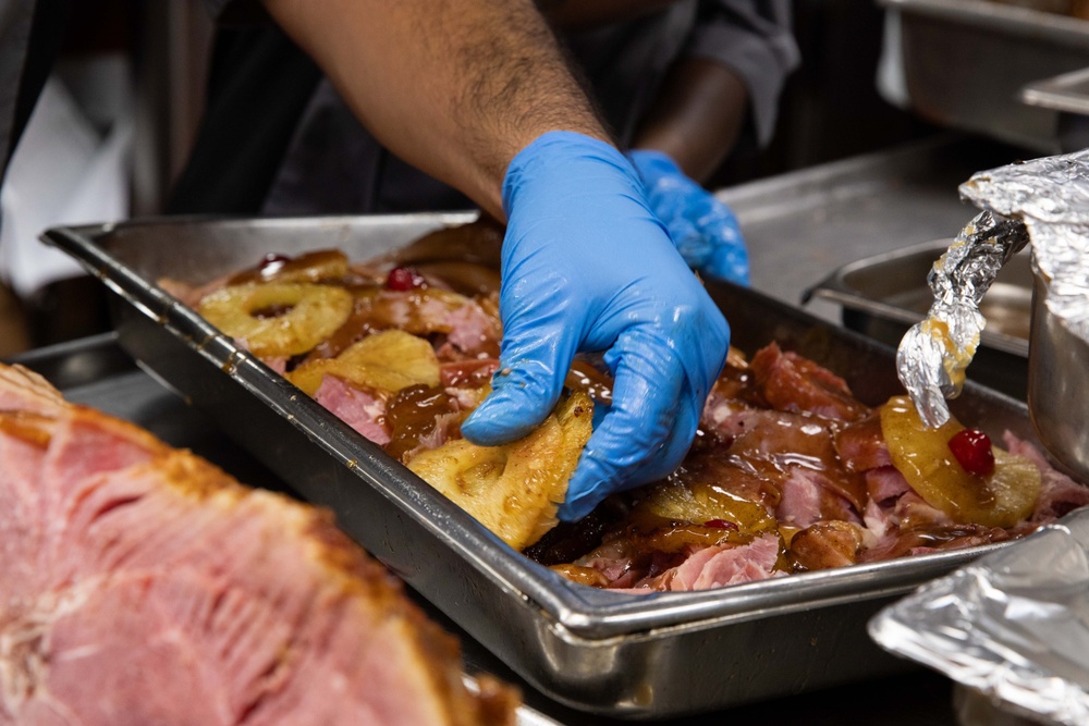 USS Stockdale cooks Thanksgiving meal