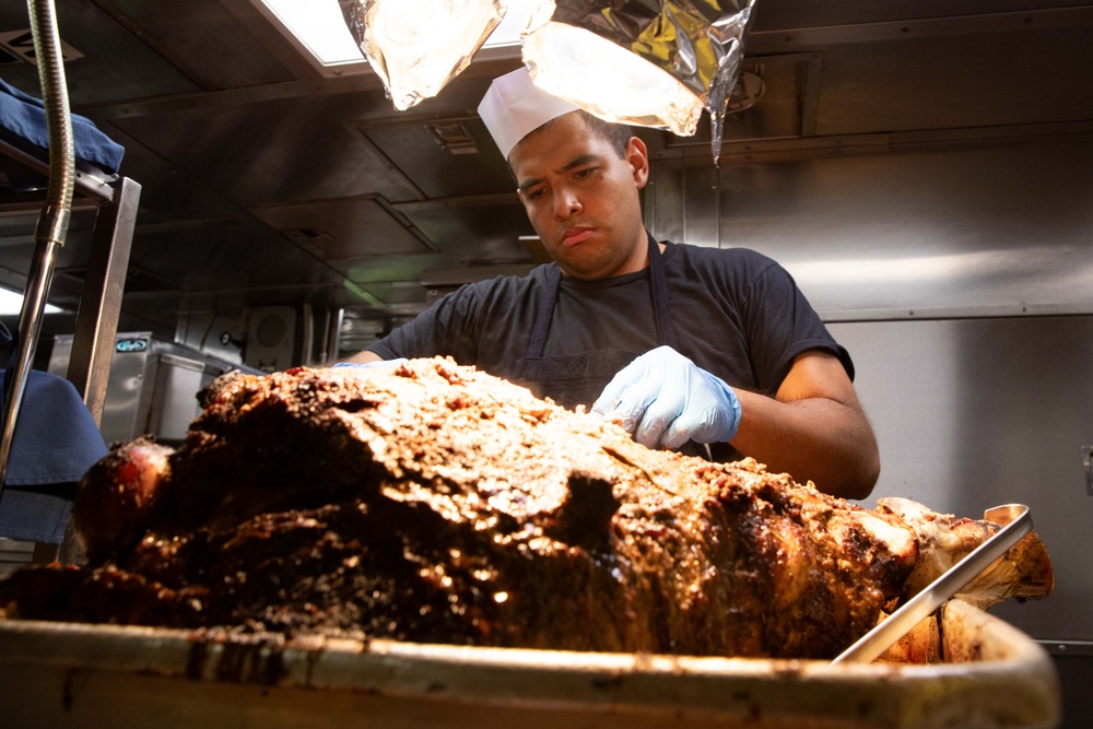 USS Stockdale cooks Thanksgiving meal