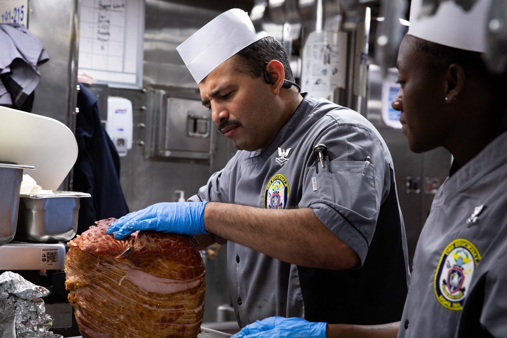 USS Stockdale cooks Thanksgiving meal