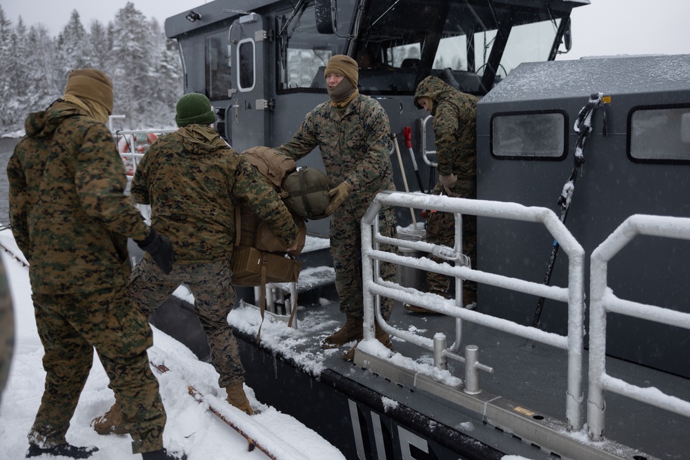 CBRN Marines Conduct Bilateral Training with Finnish Coastal Brigade Engineers