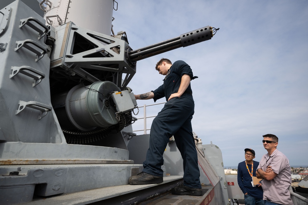 USS Comstock (LSD 45) Visits Naval Surface Warfare Center, Port Hueneme Division for Combat Systems Checkup