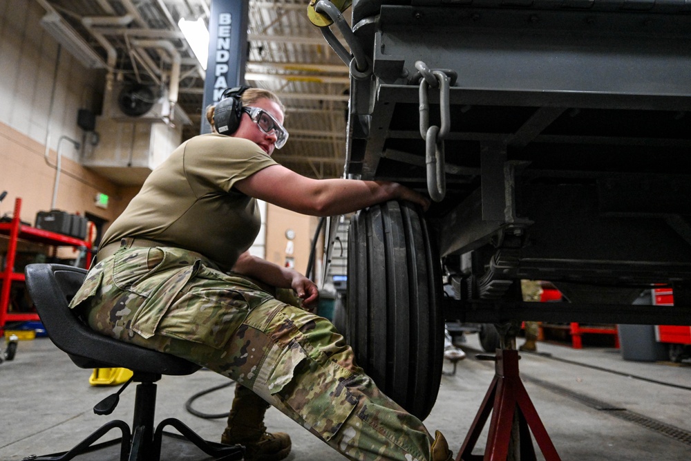 The 3rd MUNS perform a munitions loading exercise on JBER
