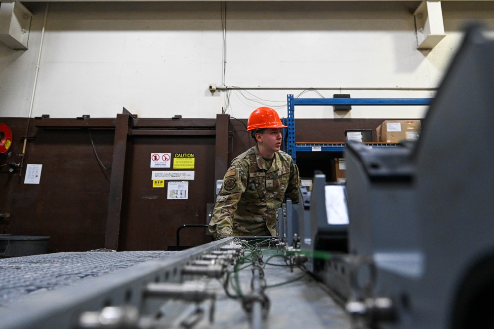 The 3rd MUNS perform a munitions loading exercise on JBER