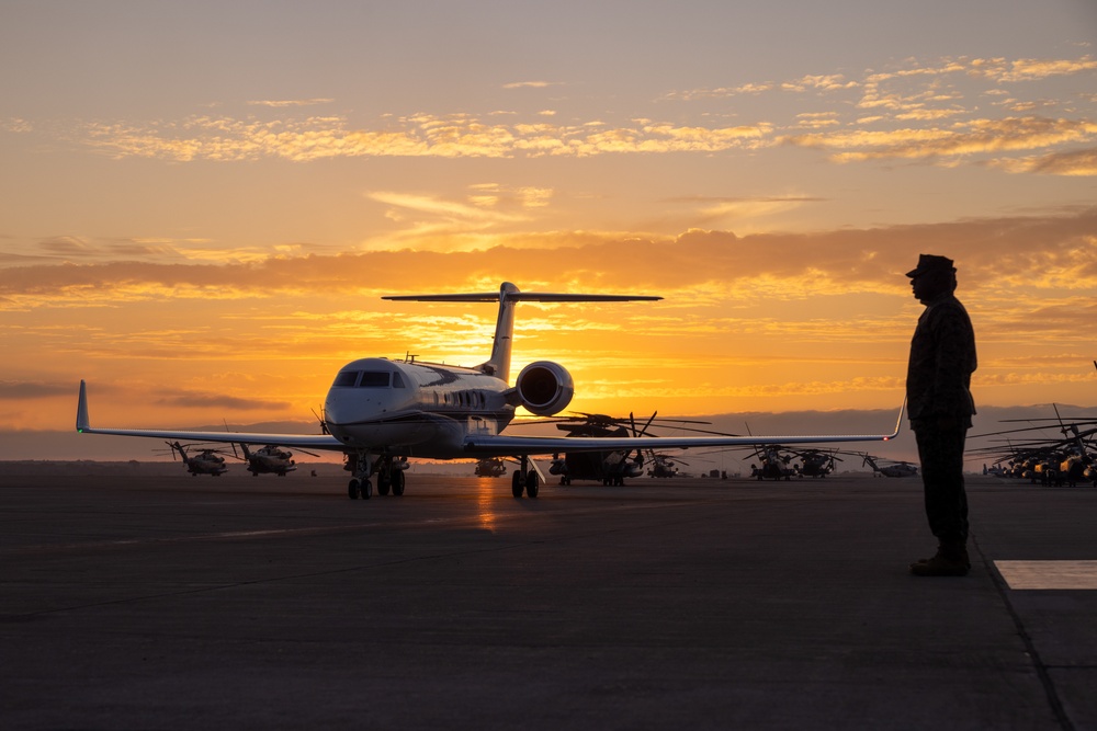 SECNAV Lands at MCAS Miramar