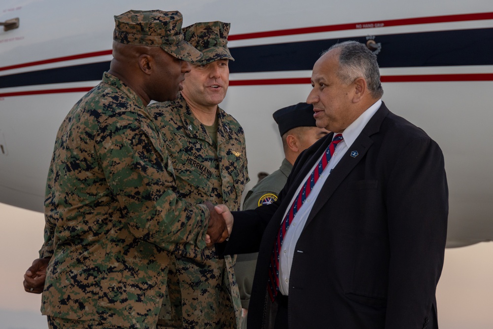 SECNAV Lands at MCAS Miramar