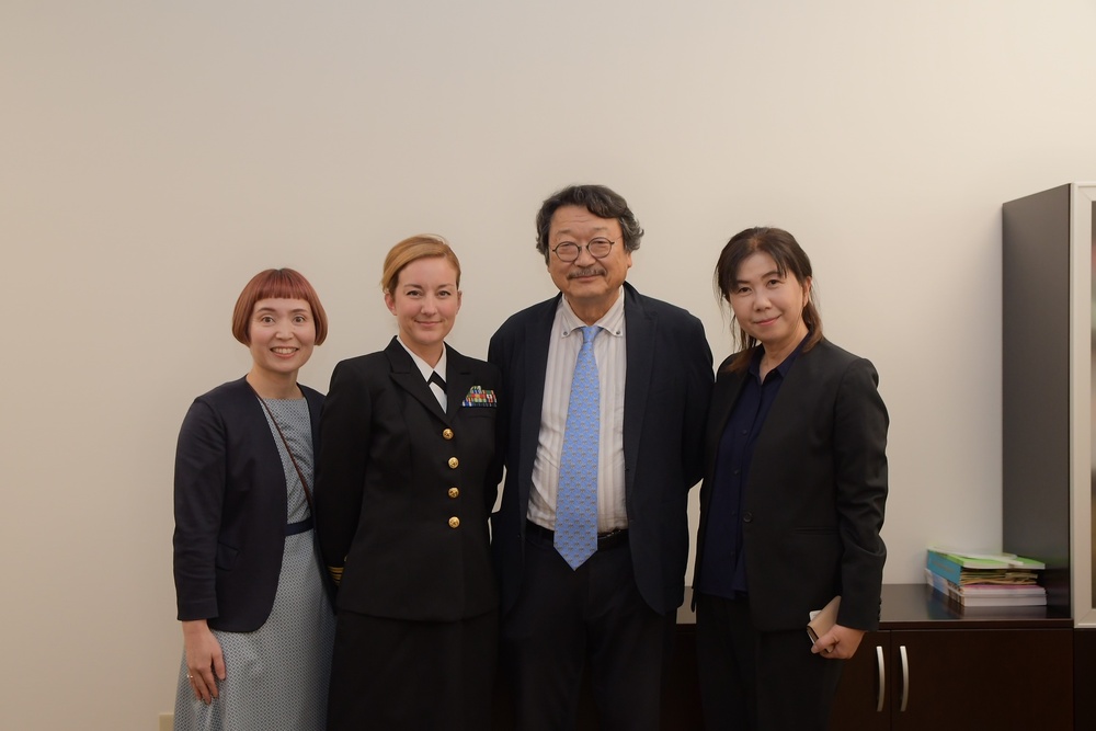 U.S. Naval Hospital Okinawa Nurse Visits Himeji University Nursing School