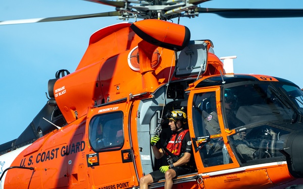 Coast Guard Air Station Barbers Point conducts training