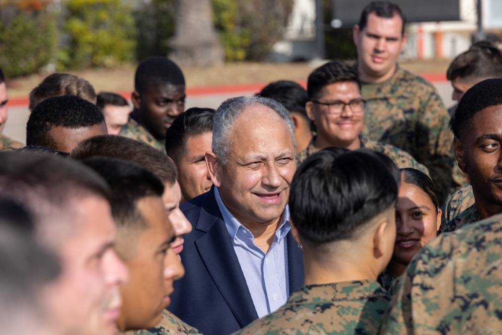 Secretary of the Navy visits MCAS Miramar and 3rd MAW