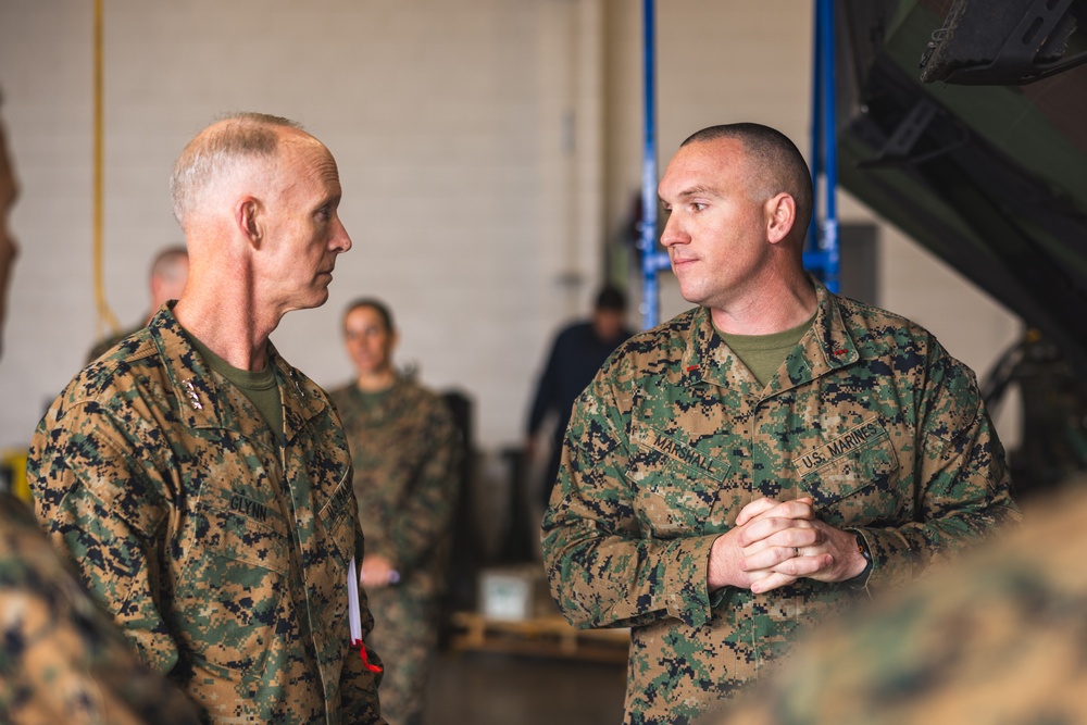 Commander, MARFORPAC visits 3rd AA Bn.