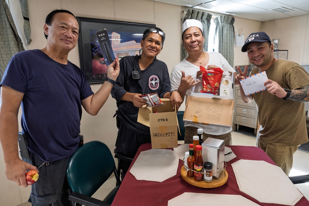 Shoeboxes for Sailors Touch MSCFE Mariners Just before Holidays