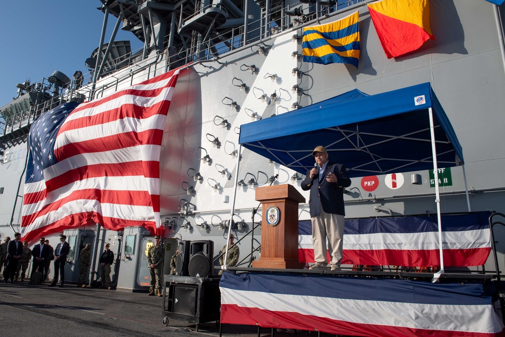 SECNAV holds all hands call aboard Boxer with former Governor Arnold