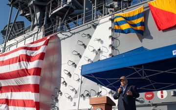 SECNAV holds all hands call aboard Boxer with former Governor Arnold