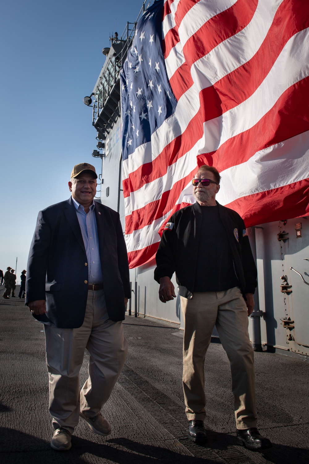 SECNAV holds all hands call aboard Boxer with former Governor Arnold