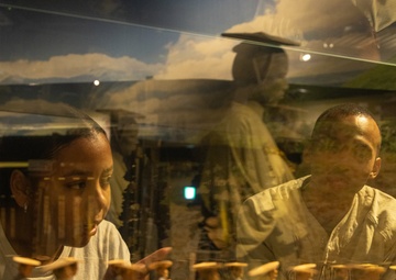 U.S., Australian Service Members Participate in Kumamoto Castle Tour