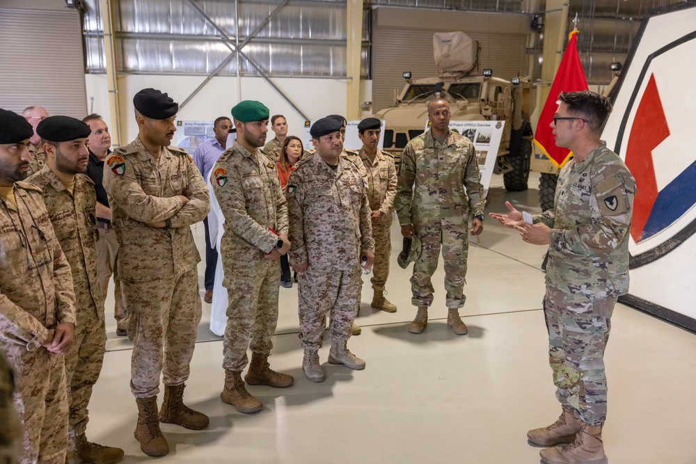 Kuwait Ministry of Defense visits 401st Army Field Support Brigade