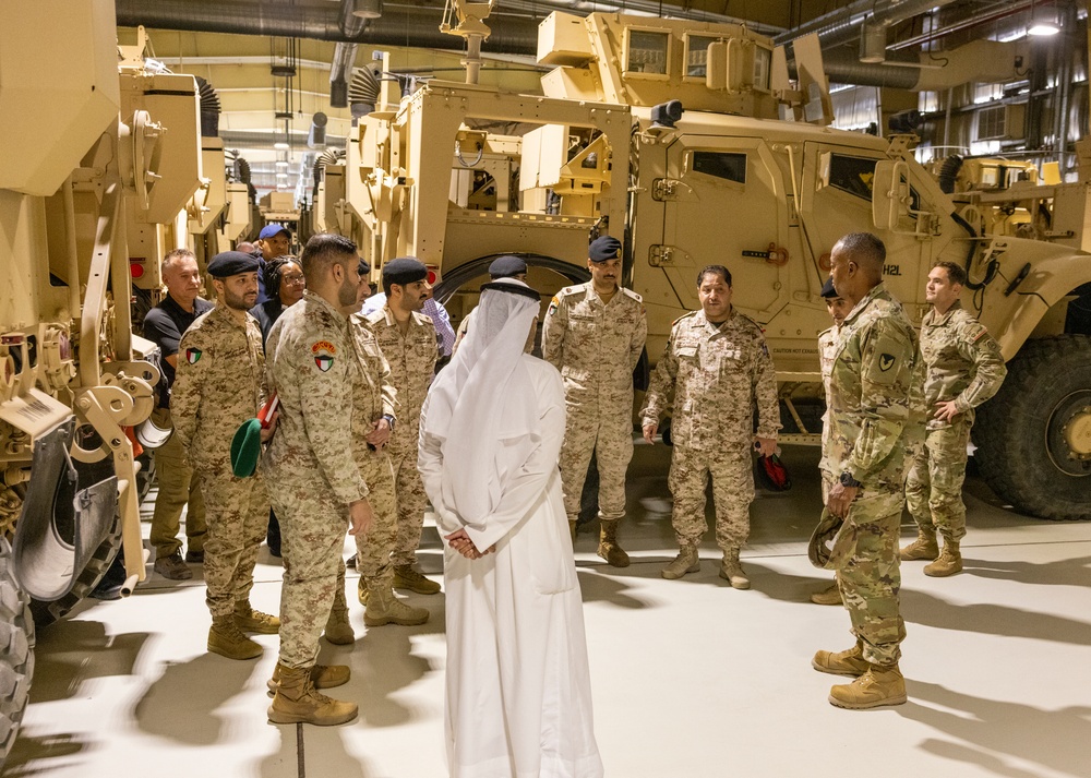 Kuwait Ministry of Defense visits 401st Army Field Support Brigade