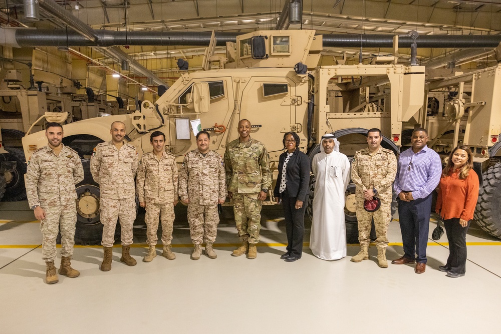 Kuwait Ministry of Defense visits 401st Army Field Support Brigade