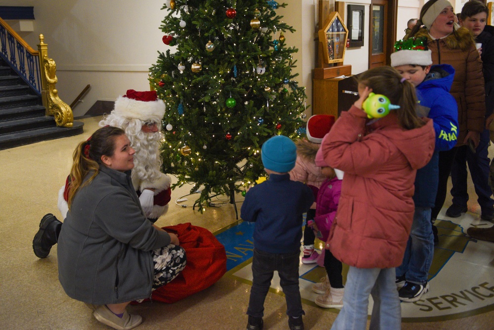 NSGL Tree Lighting Ceremony