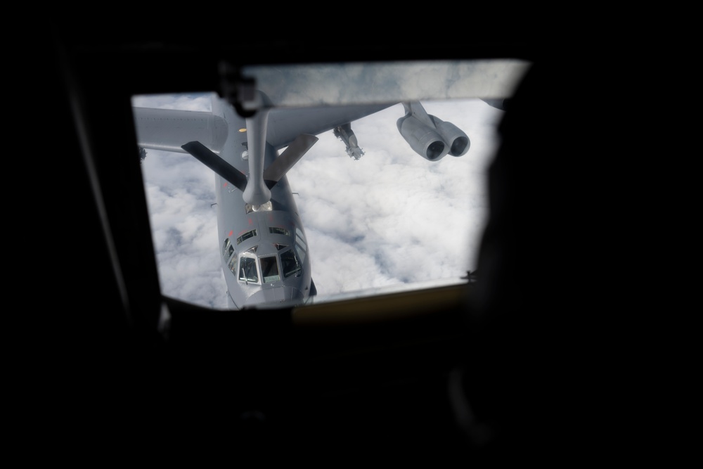 MacDill's KC-135 fuels Global Strike B-52