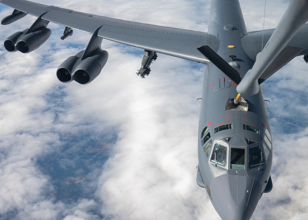 MacDill's KC-135 fuels Global Strike B-52