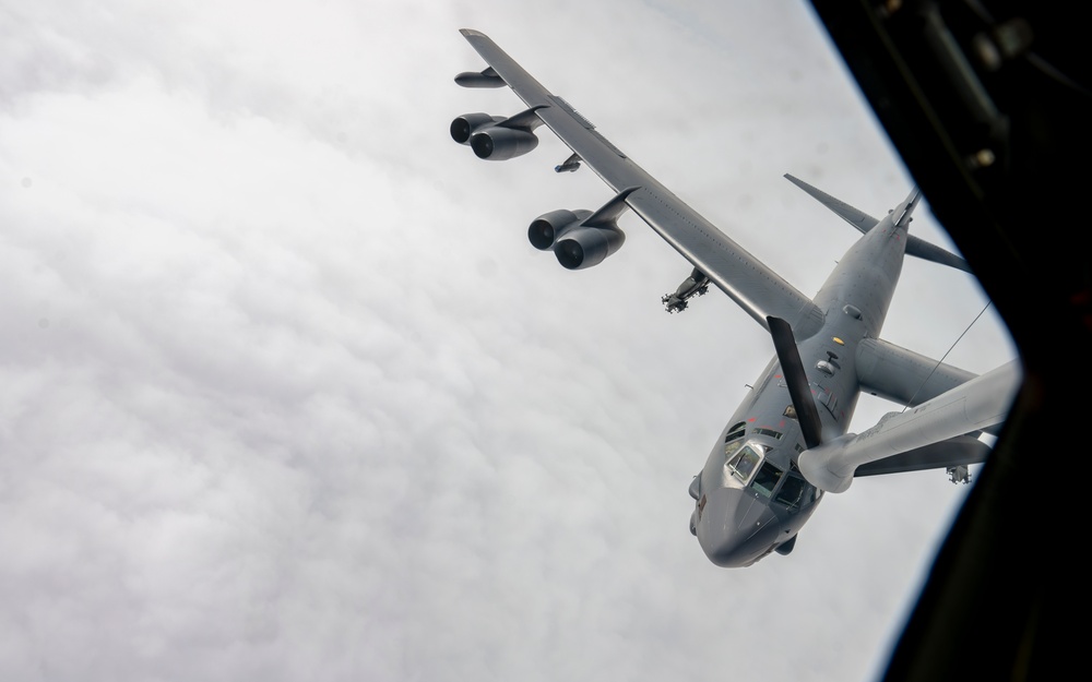 MacDill's KC-135 fuels Global Strike B-52