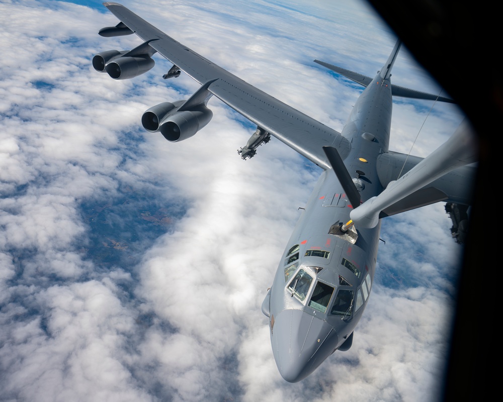 MacDill's KC-135 fuels Global Strike B-52