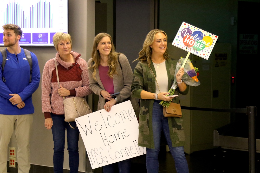 Illinois Army National Guard Troops Return Home