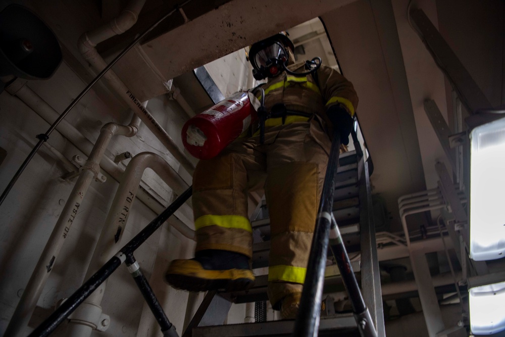 USS Makin Island Conducts Light Off Assessment