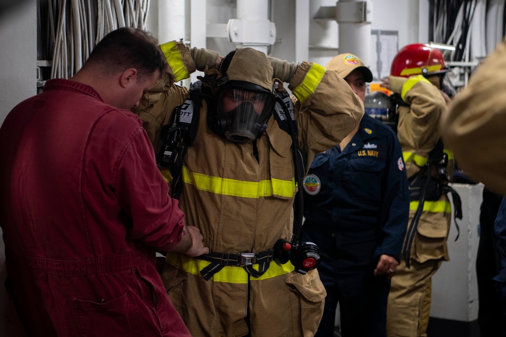 USS Makin Island Conducts Light Off Assessment