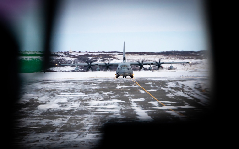 VMGR-153 supports Toys for Tots in Alaska