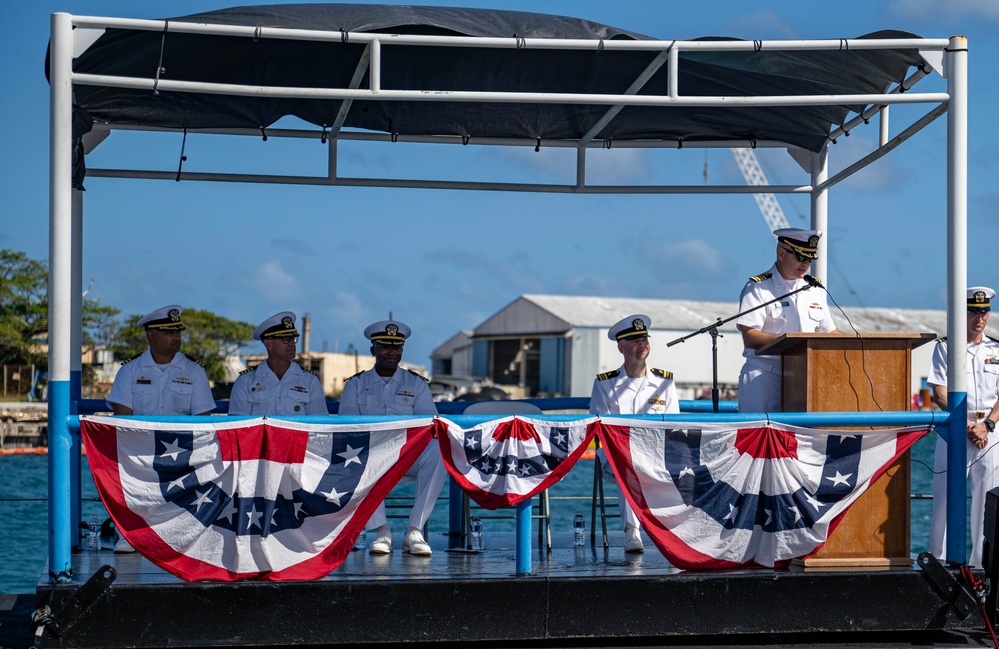 USS Minnesota Holds Change of Command