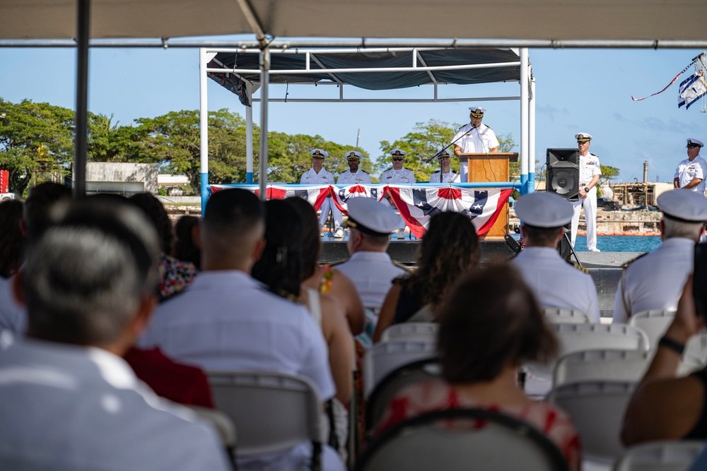 USS Minnesota Holds Change of Command