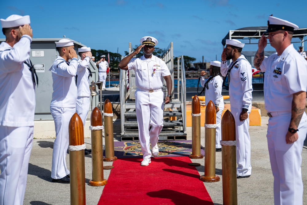 USS Minnesota Holds Change of Command