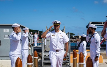 USS Minnesota Holds Change of Command