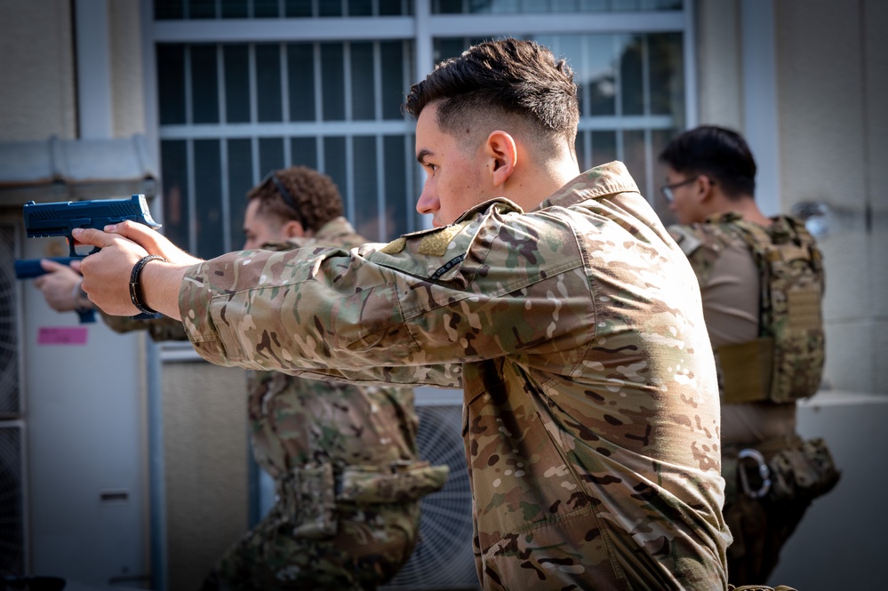 Misawa Airmen conduct SWAT training