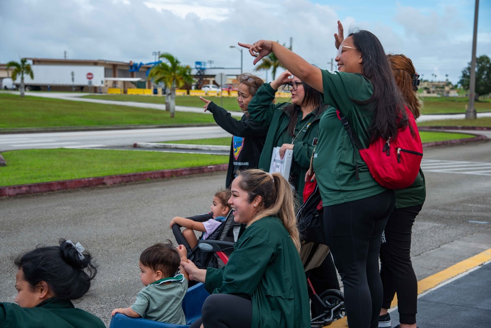 Santa flies over Naval Hospital Guam with HSC 25