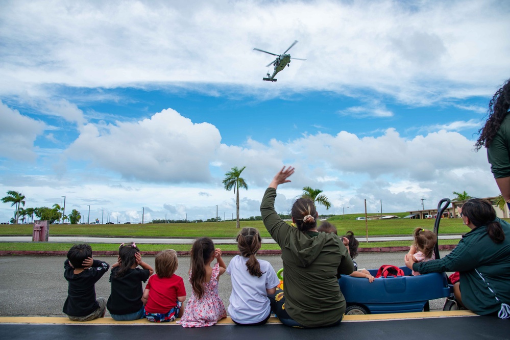 Santa flies over Naval Hospital Guam with HSC 25